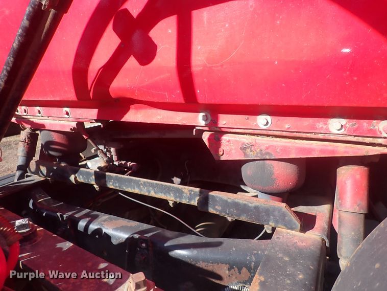 image for item DQ5019 1988 White GMC WIA  semi truck