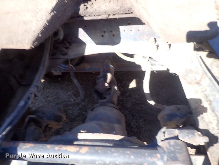 image for item DQ5019 1988 White GMC WIA  semi truck