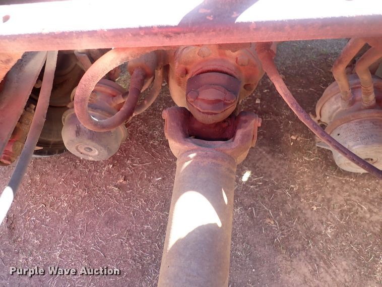 image for item DQ5019 1988 White GMC WIA  semi truck