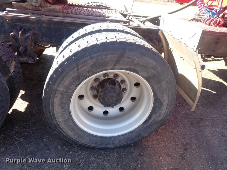 image for item DQ5019 1988 White GMC WIA  semi truck