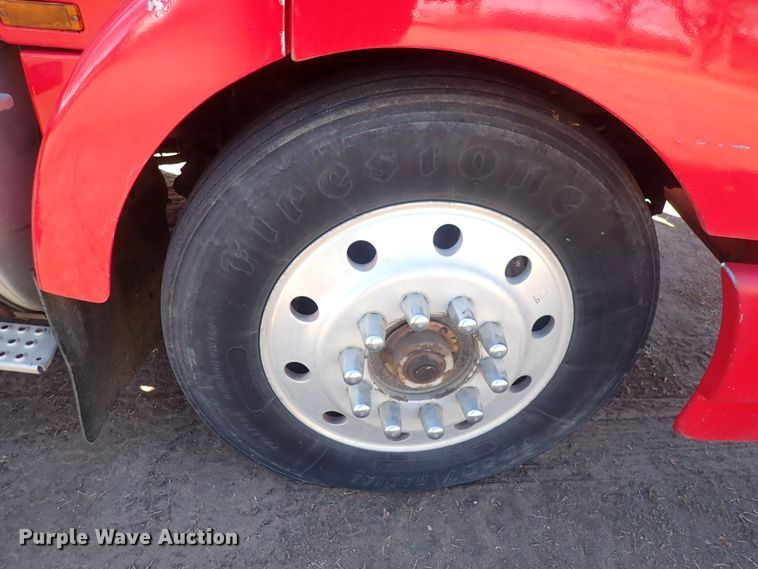 image for item DQ5019 1988 White GMC WIA  semi truck