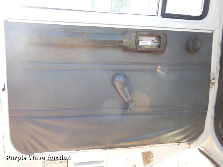 image for item DS8238 1994 Mack CS200  hook lift truck
