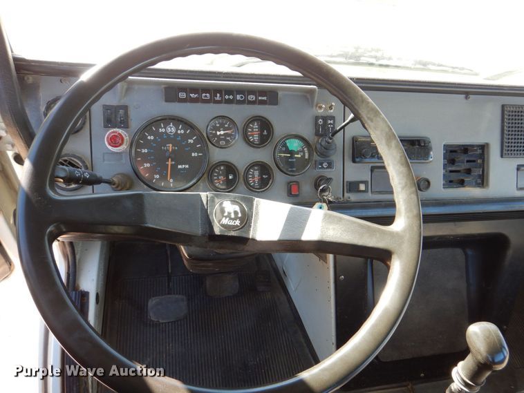 image for item DS8238 1994 Mack CS200  hook lift truck