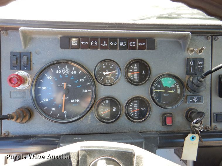 image for item DS8238 1994 Mack CS200  hook lift truck