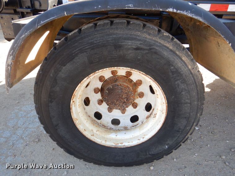 image for item DS8238 1994 Mack CS200  hook lift truck