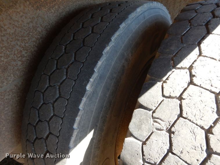 image for item HF9386 1992 Kentucky  dry van trailer