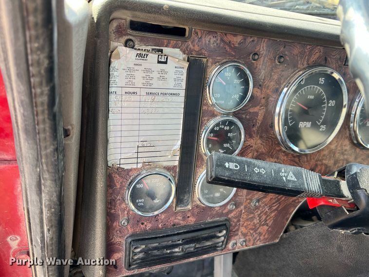 image for item ID9453 2003 International 9200i  semi truck