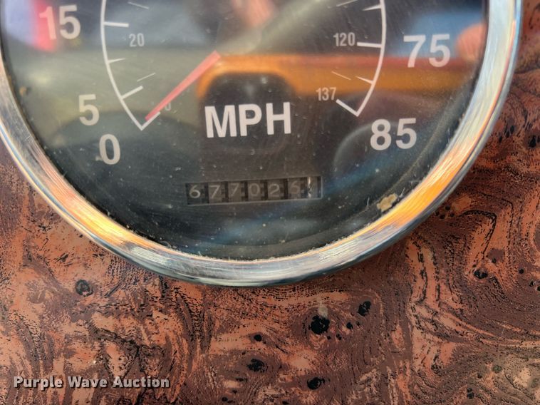 image for item ID9453 2003 International 9200i  semi truck