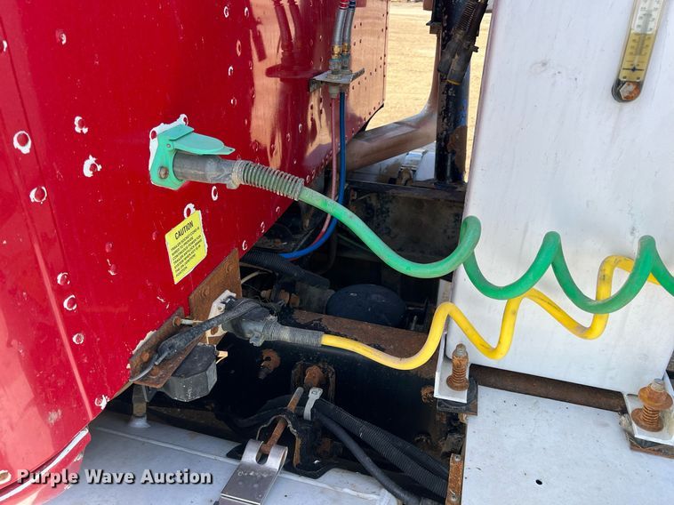 image for item ID9453 2003 International 9200i  semi truck