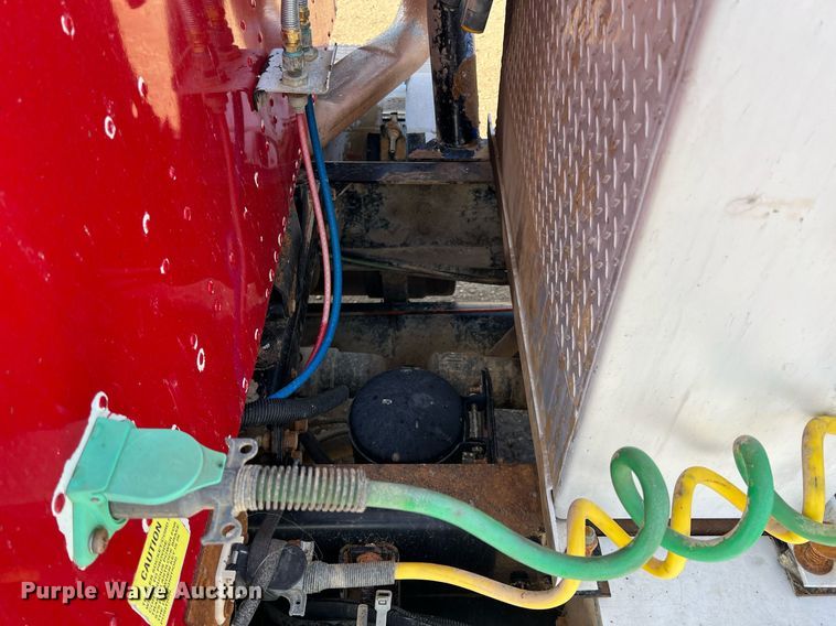 image for item ID9453 2003 International 9200i  semi truck