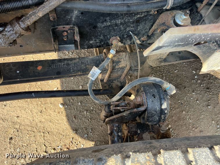 image for item ID9453 2003 International 9200i  semi truck