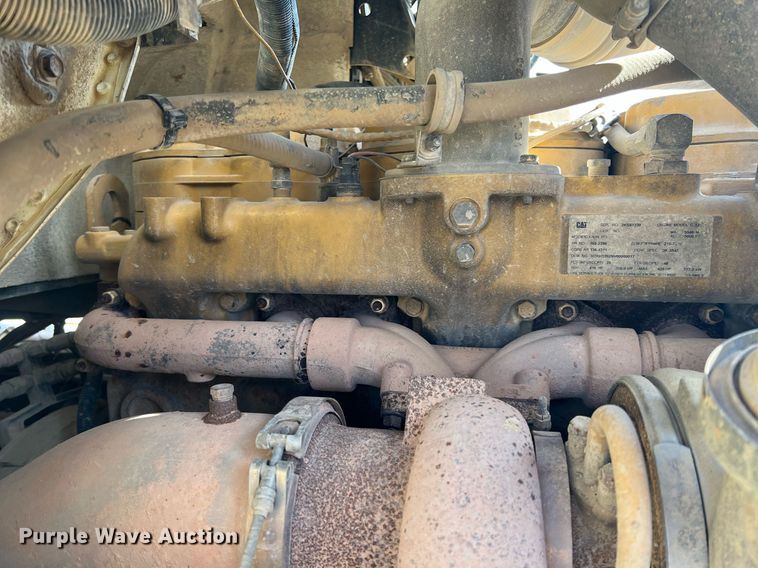 image for item ID9453 2003 International 9200i  semi truck