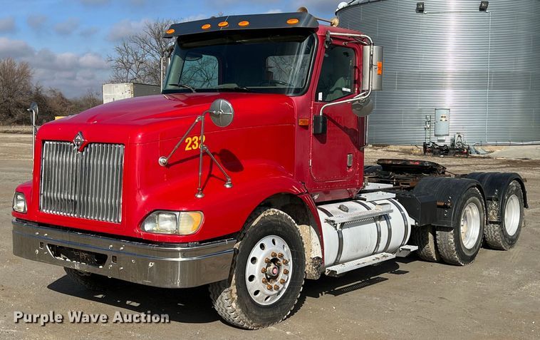 image for item ID9454 2007 International 9400i  semi truck