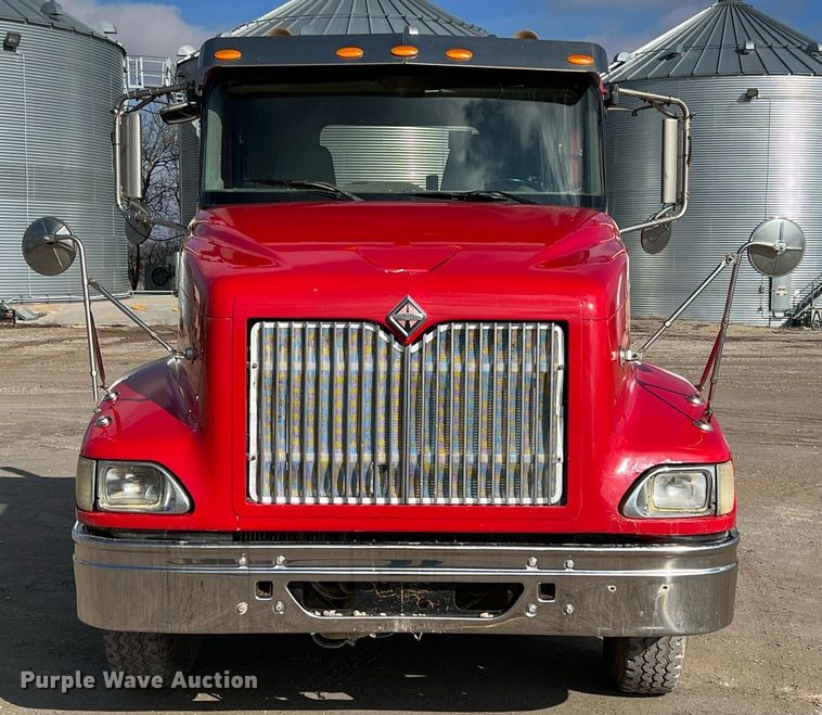 image for item ID9454 2007 International 9400i  semi truck