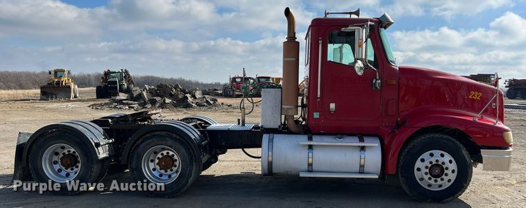 image for item ID9454 2007 International 9400i  semi truck