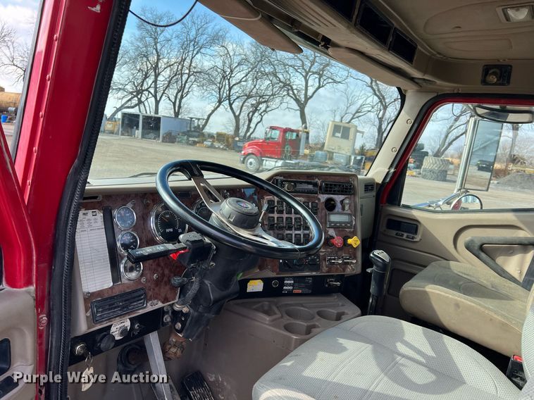 image for item ID9454 2007 International 9400i  semi truck