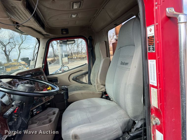 image for item ID9454 2007 International 9400i  semi truck