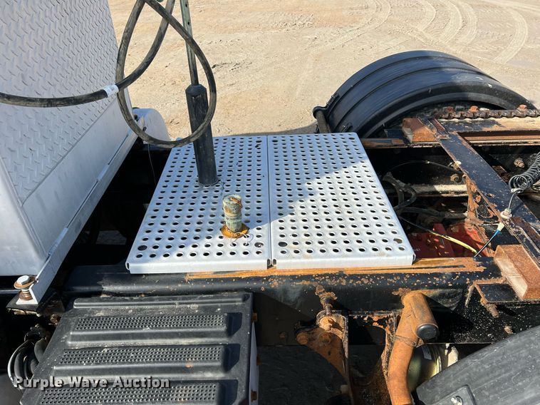 image for item ID9454 2007 International 9400i  semi truck