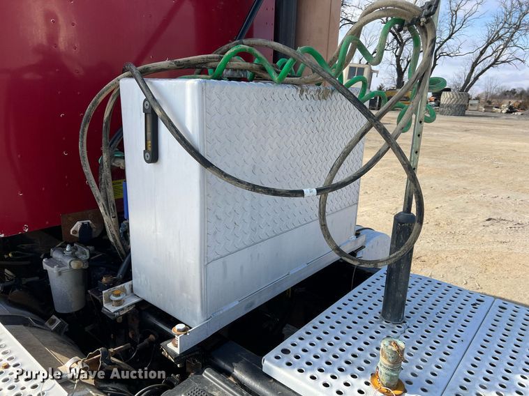 image for item ID9454 2007 International 9400i  semi truck