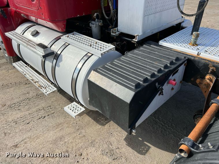 image for item ID9454 2007 International 9400i  semi truck