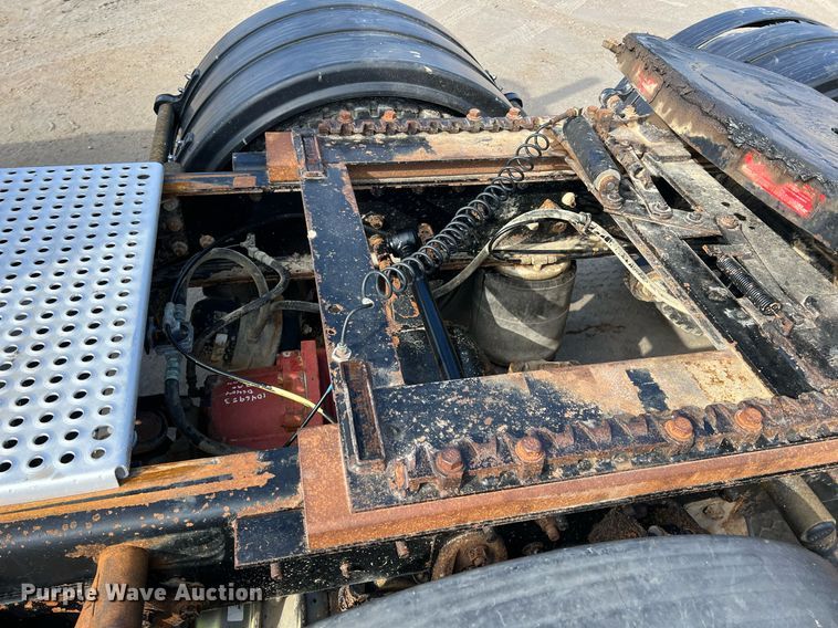 image for item ID9454 2007 International 9400i  semi truck