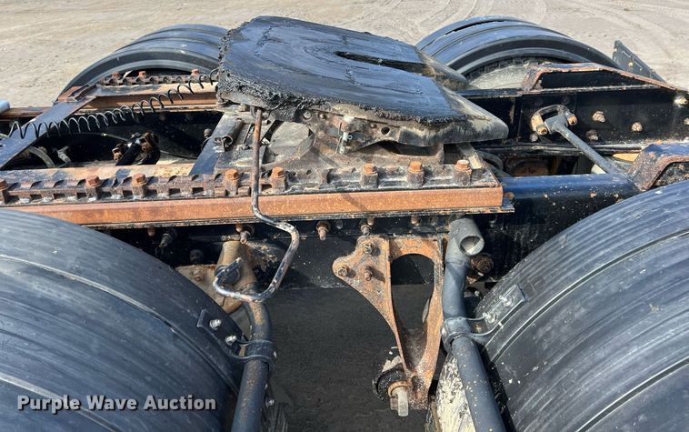 image for item ID9454 2007 International 9400i  semi truck