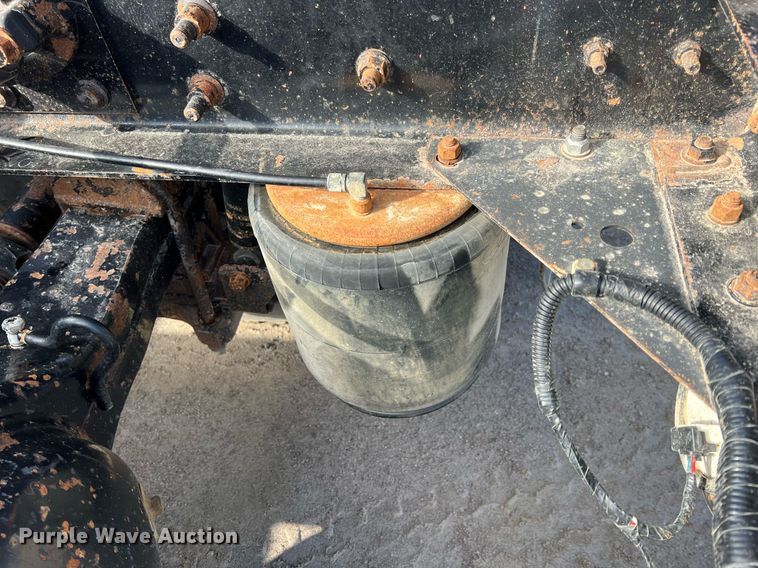 image for item ID9454 2007 International 9400i  semi truck