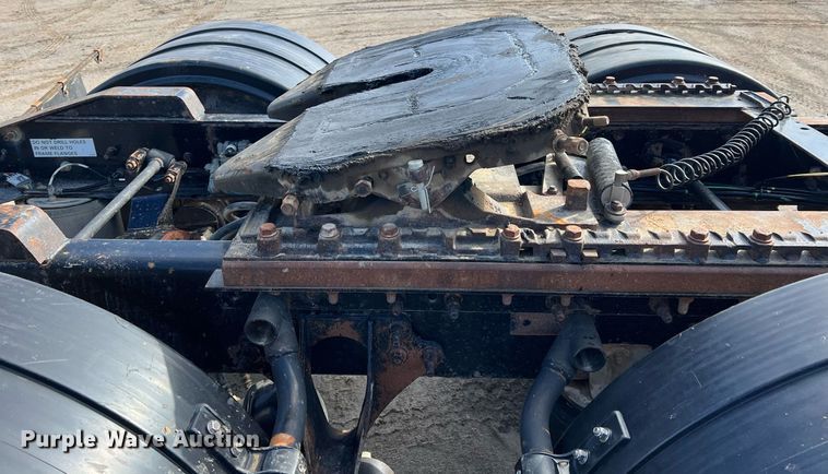 image for item ID9454 2007 International 9400i  semi truck