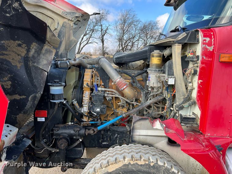 image for item ID9454 2007 International 9400i  semi truck