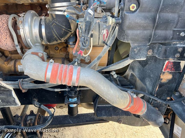 image for item ID9454 2007 International 9400i  semi truck