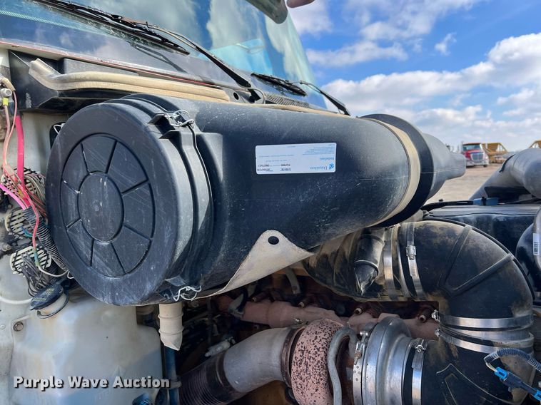 image for item ID9454 2007 International 9400i  semi truck