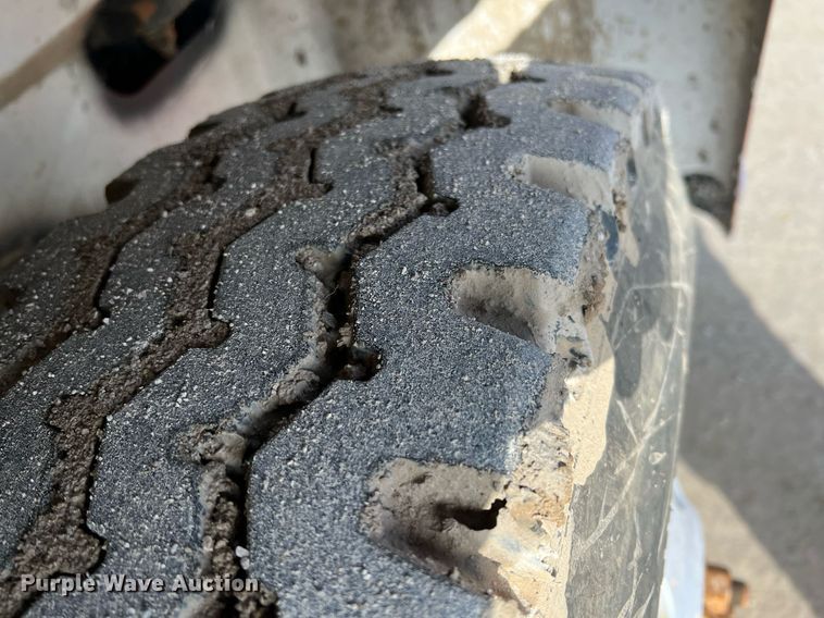 image for item ID9454 2007 International 9400i  semi truck