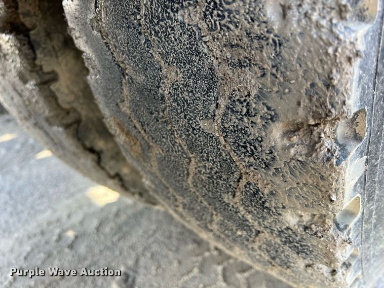 image for item ID9454 2007 International 9400i  semi truck