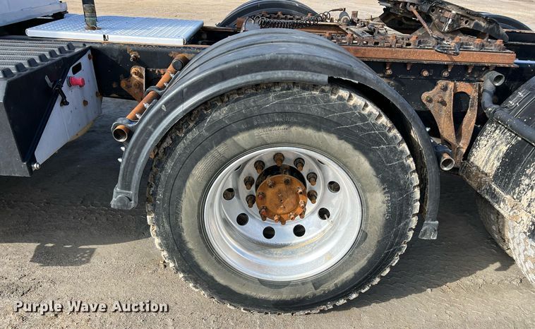 image for item ID9454 2007 International 9400i  semi truck