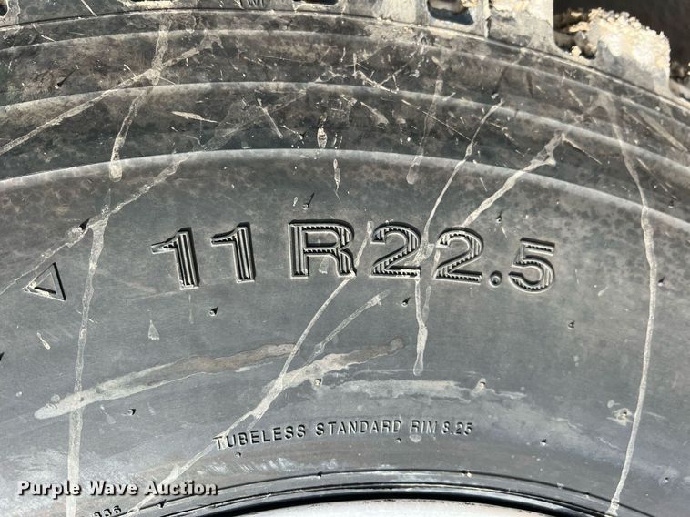 image for item ID9454 2007 International 9400i  semi truck