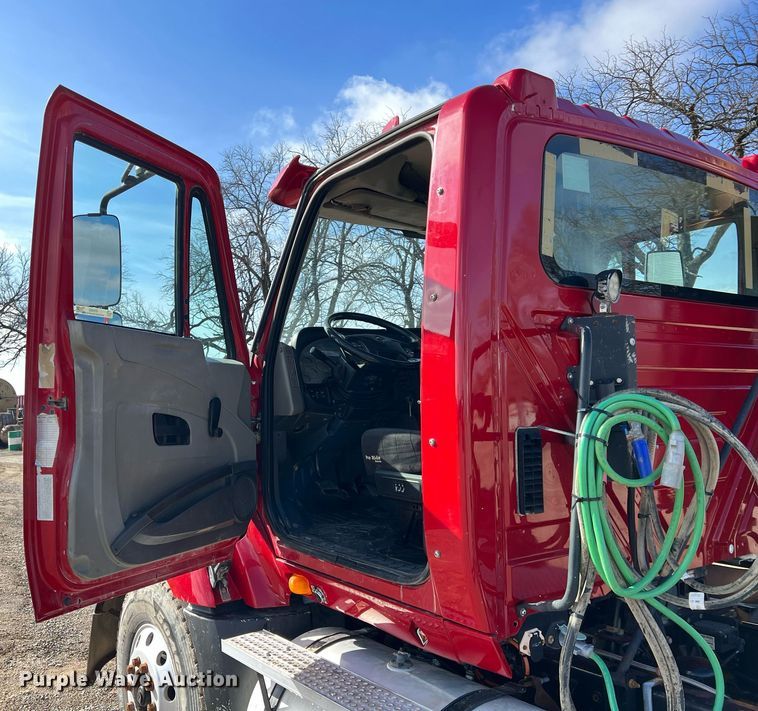 image for item ID9455 2008 International ProStar  semi truck