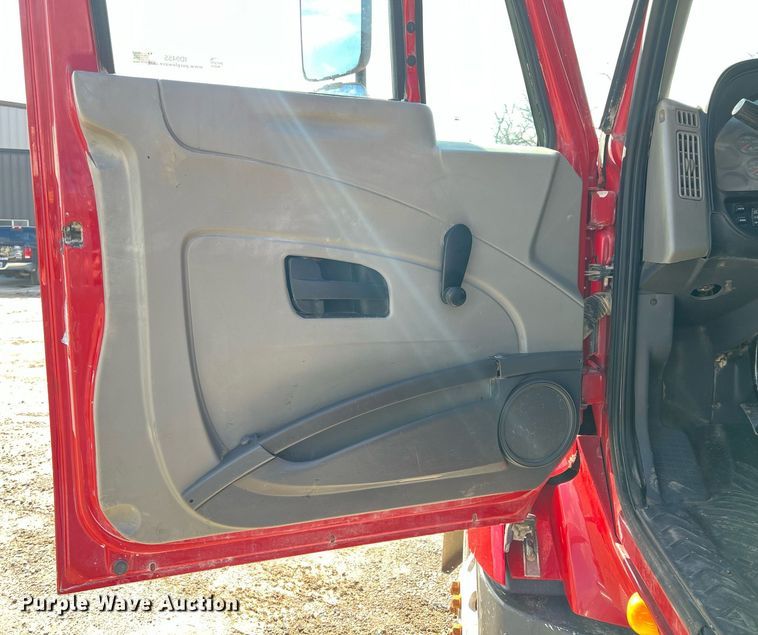 image for item ID9455 2008 International ProStar  semi truck