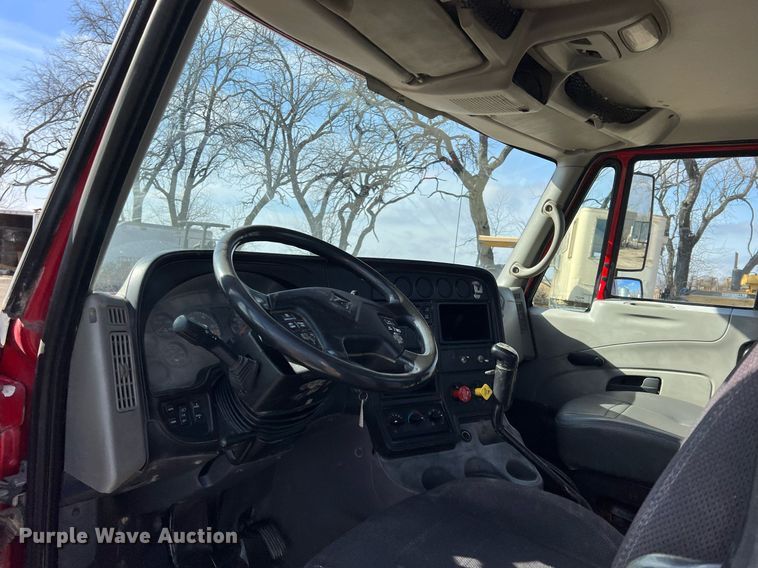 image for item ID9455 2008 International ProStar  semi truck