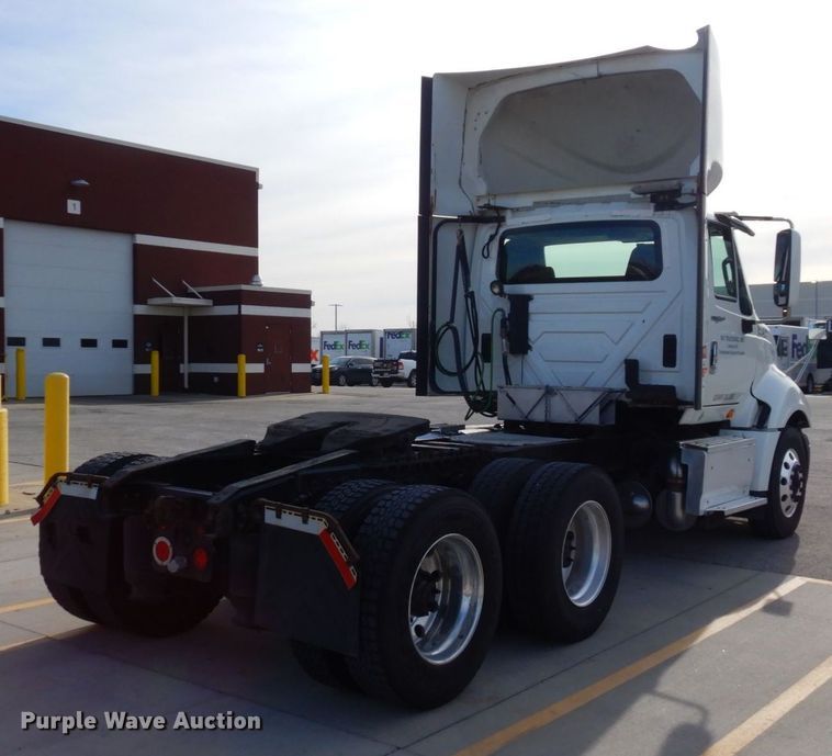 image for item JK9163 2014 International ProStar Plus 122  semi truck