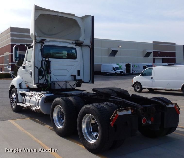 image for item JK9163 2014 International ProStar Plus 122  semi truck