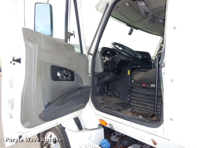 image for item JK9163 2014 International ProStar Plus 122  semi truck