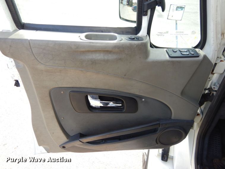 image for item JK9163 2014 International ProStar Plus 122  semi truck