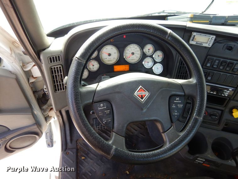 image for item JK9163 2014 International ProStar Plus 122  semi truck