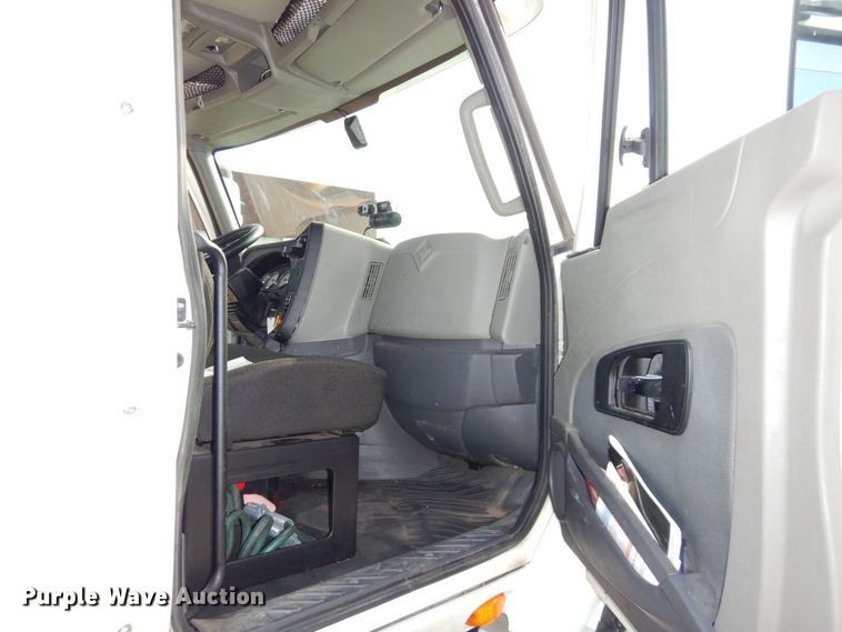 image for item JK9163 2014 International ProStar Plus 122  semi truck