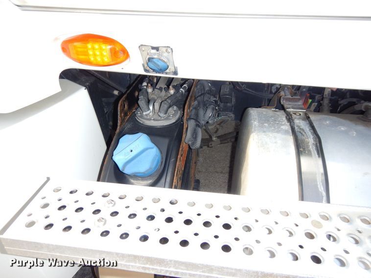 image for item JK9163 2014 International ProStar Plus 122  semi truck