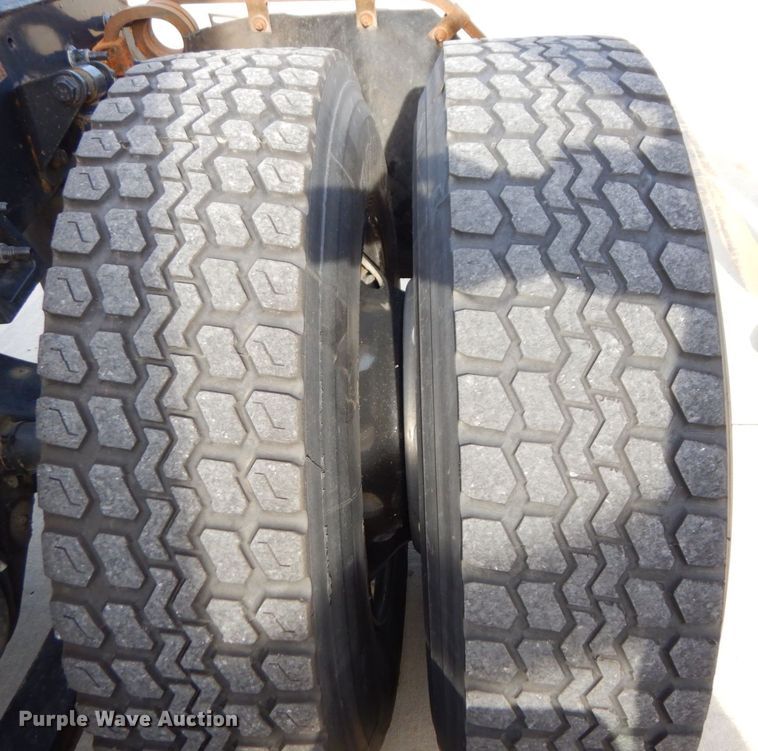 image for item JK9163 2014 International ProStar Plus 122  semi truck