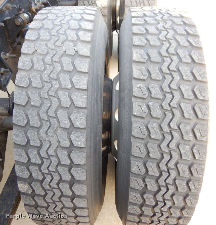 image for item JK9163 2014 International ProStar Plus 122  semi truck