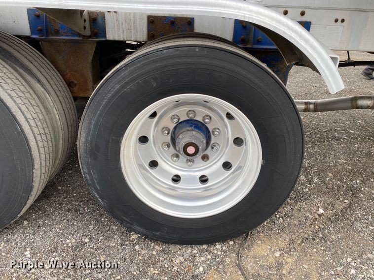 image for item JW9210 1996 Beall Trailers of Oregon BAPS-180-4  pneumatic dry bulk trailer