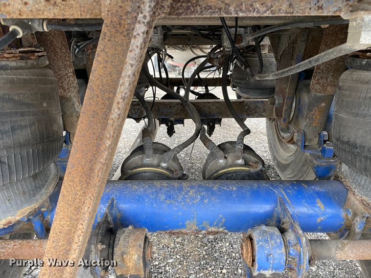 image for item JW9210 1996 Beall Trailers of Oregon BAPS-180-4  pneumatic dry bulk trailer