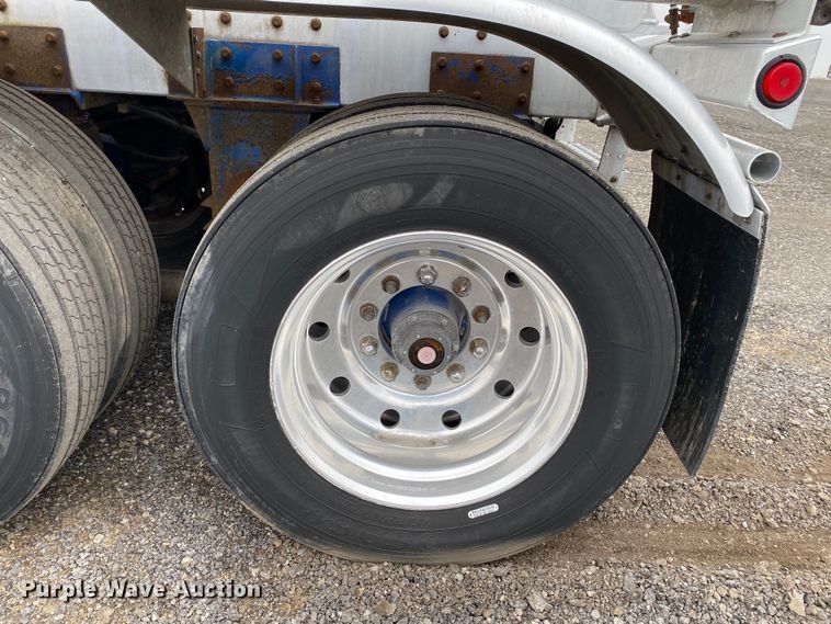 image for item JW9210 1996 Beall Trailers of Oregon BAPS-180-4  pneumatic dry bulk trailer